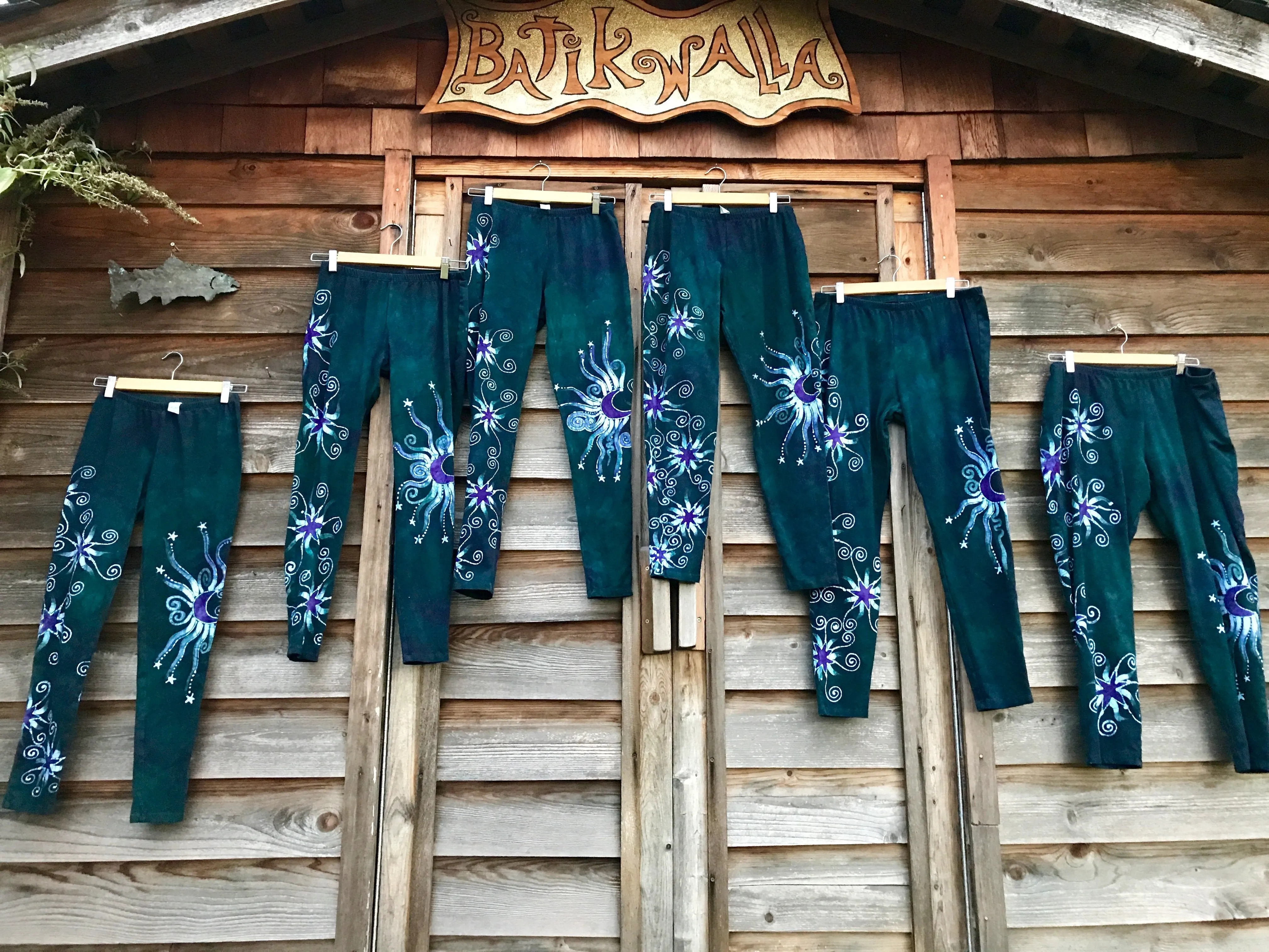 Imperfection - Dark Teal and Purple Stars Batikwalla Leggings - Size Large