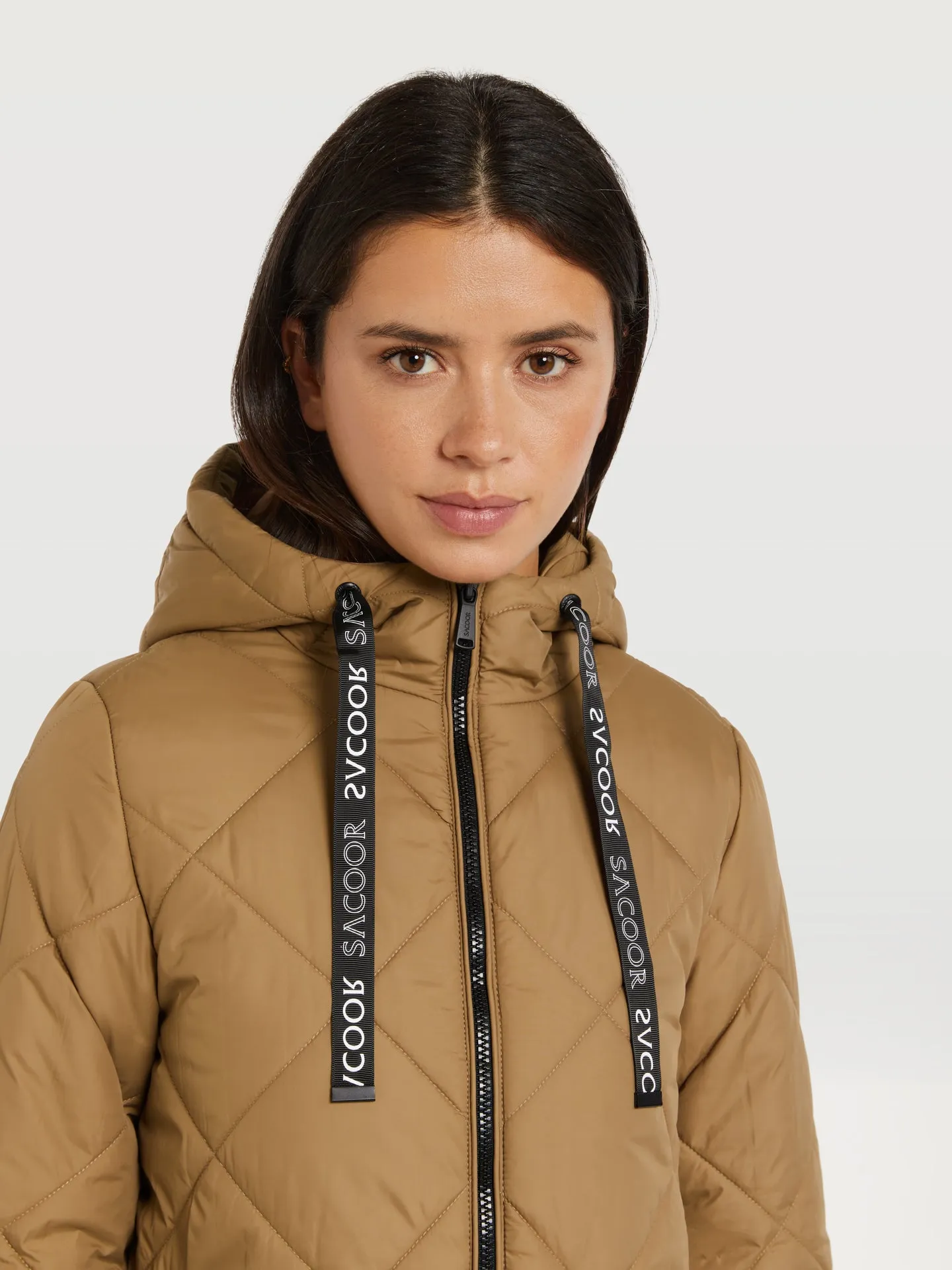 Puffer jacket with hood